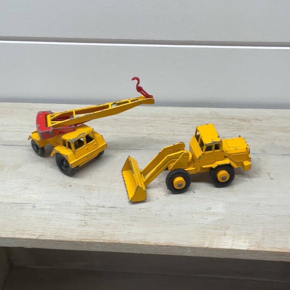 Vintage Matchbox Lesney No 69 Tractor Shovel & No 11 Taylor Jumbo Crane England